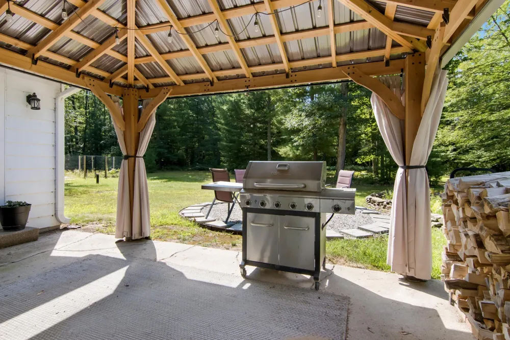 5896 Betsie River Road Grant Township, MI 49643