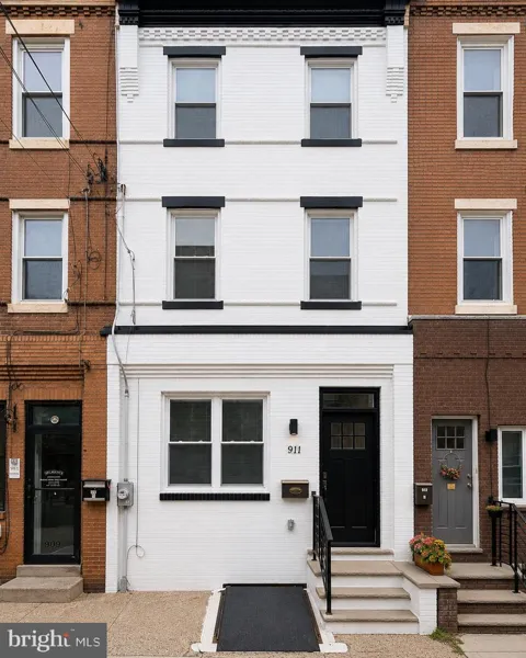 911 S 8TH STREET