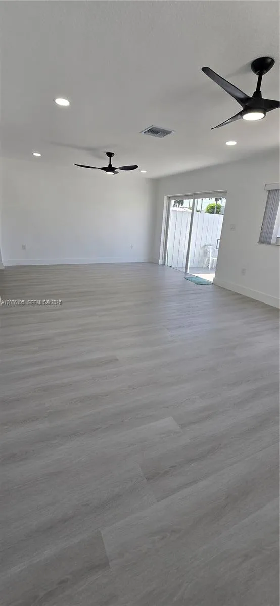 9612 Grand Canal Dr Miami, FL 33174
