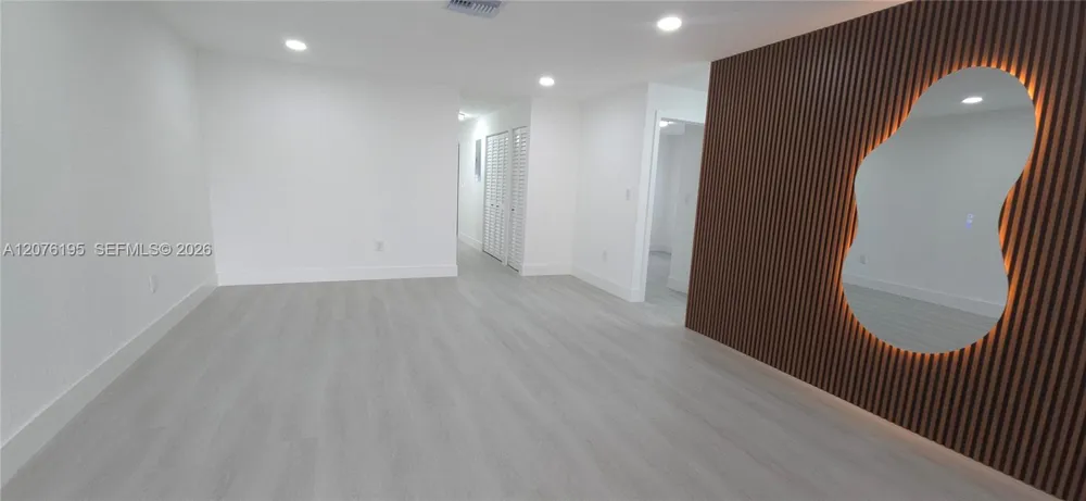 9612 Grand Canal Dr Miami, FL 33174