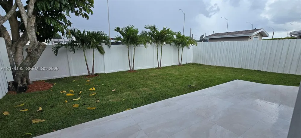 9612 Grand Canal Dr Miami, FL 33174