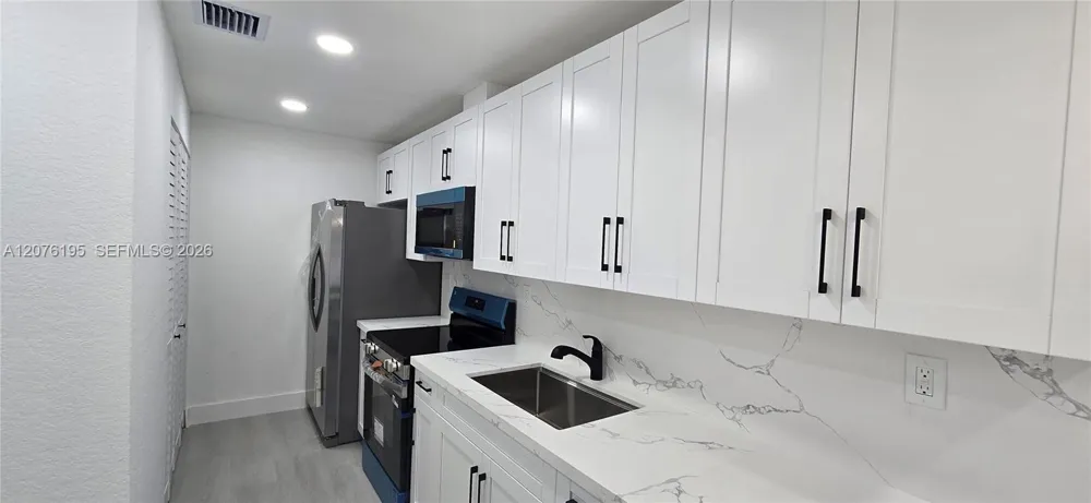 9612 Grand Canal Dr Miami, FL 33174