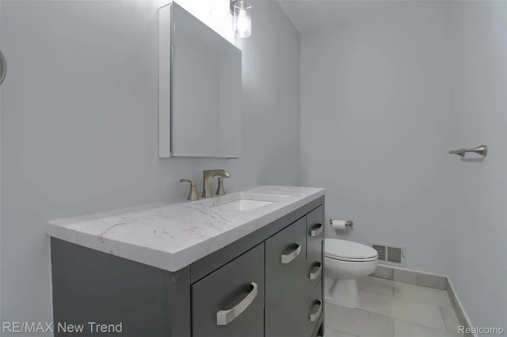 2191 Pleasant Drive Commerce Charter Township, MI 48390