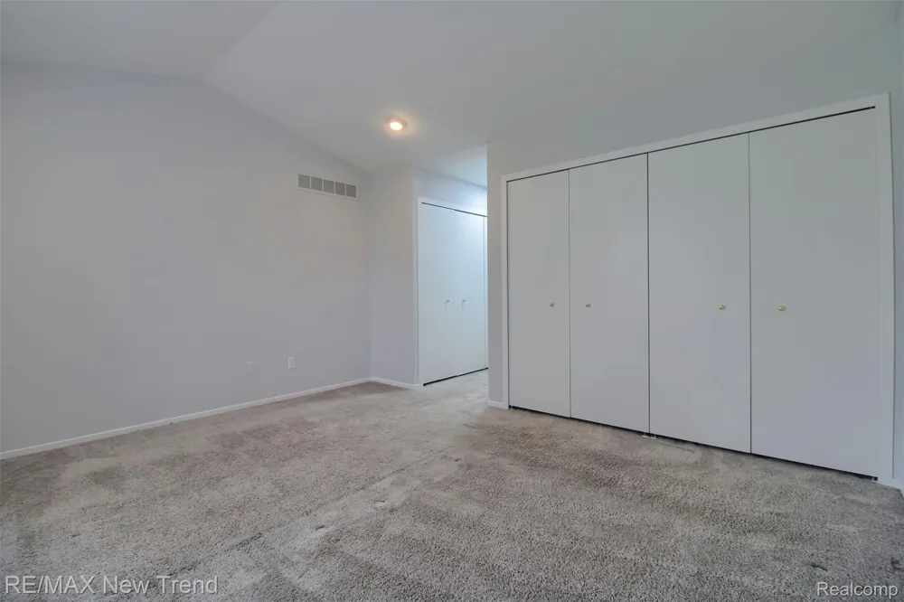 2191 Pleasant Drive Commerce Charter Township, MI 48390