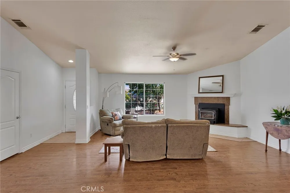 24332 Roundup Apple Valley, CA 92308