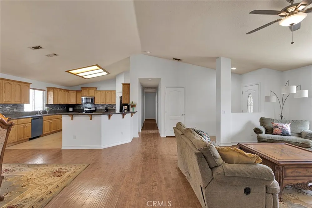24332 Roundup Apple Valley, CA 92308