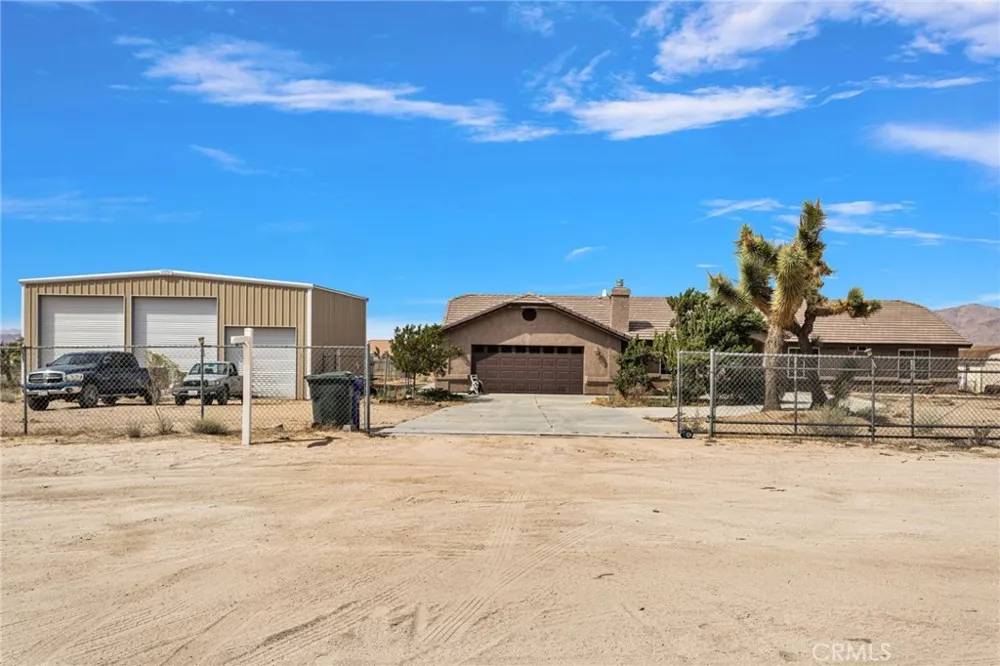 24332 Roundup Apple Valley, CA 92308