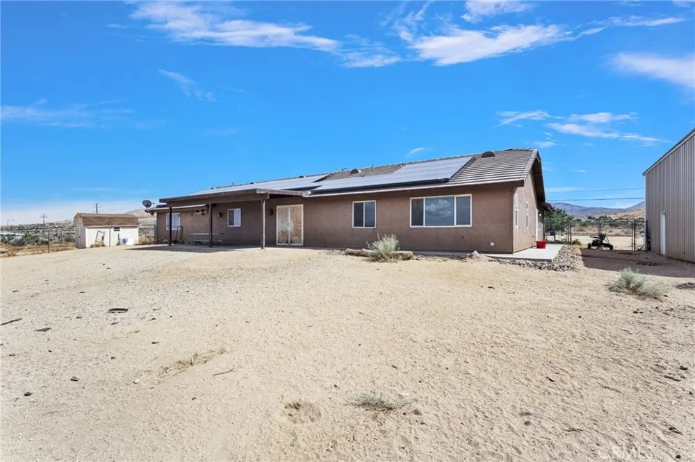 24332 Roundup Apple Valley, CA 92308