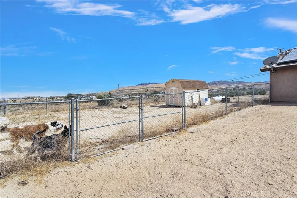 24332 Roundup Apple Valley, CA 92308