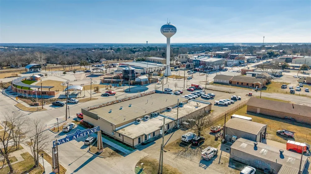 754 Main Drive Van Alstyne, TX 75495