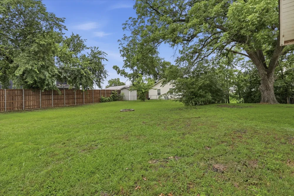 754 Main Drive Van Alstyne, TX 75495