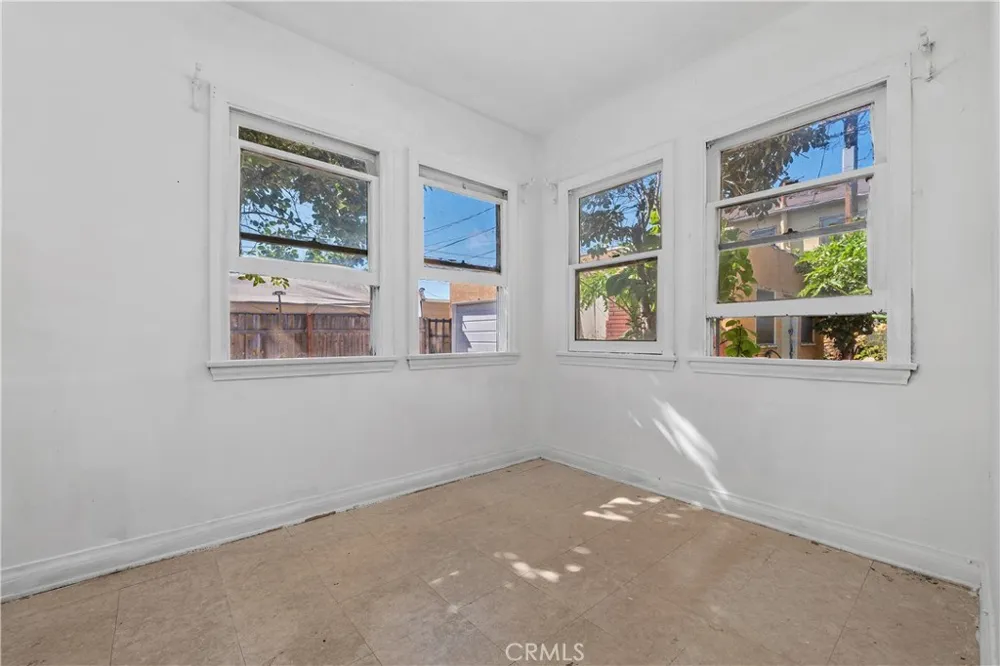 2801 Cudahy Huntington Park, CA 90255