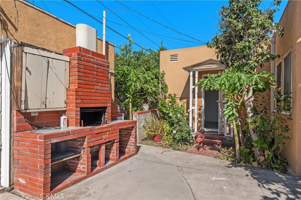 2801 Cudahy Huntington Park, CA 90255