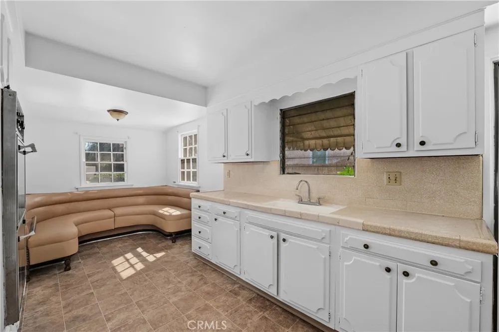 2801 Cudahy Huntington Park, CA 90255