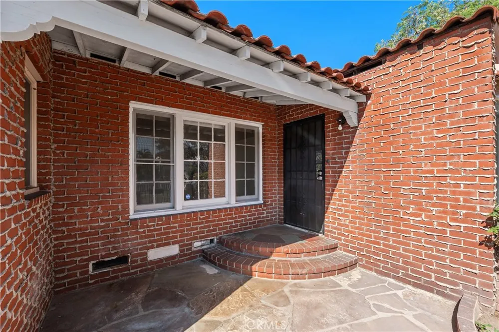 2801 Cudahy Huntington Park, CA 90255