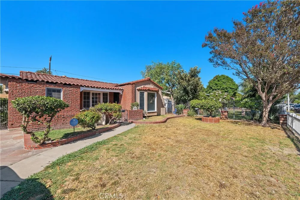 2801 Cudahy Huntington Park, CA 90255