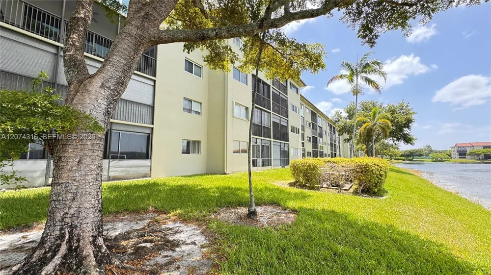 1400 SW 131st Way #305Q Pembroke Pines, FL 33027
