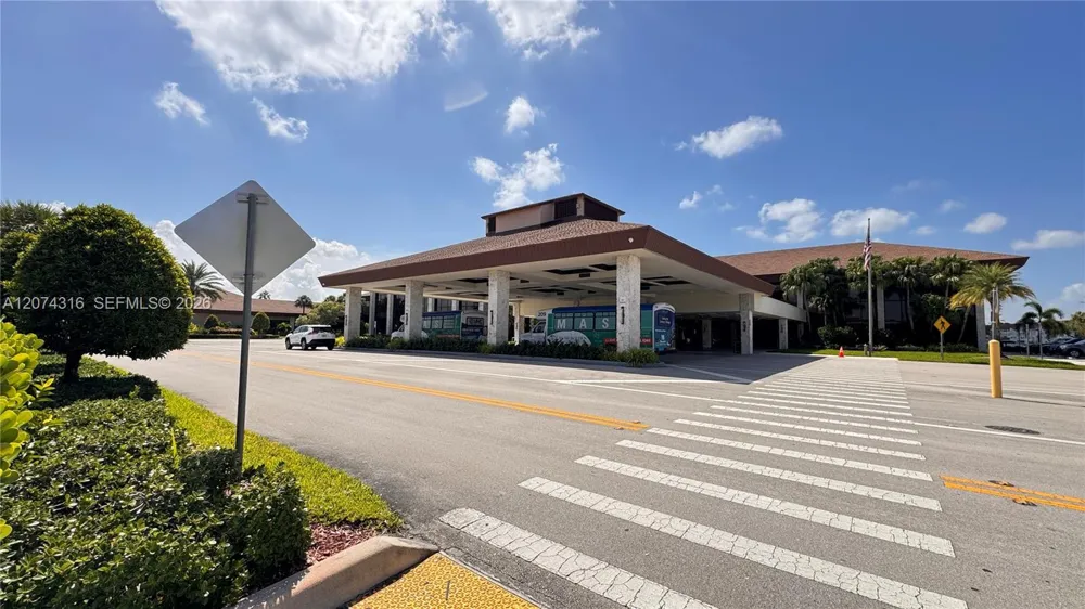1400 SW 131st Way #305Q Pembroke Pines, FL 33027