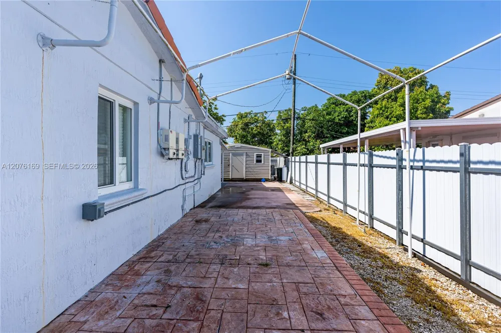 10310 SW 43rd St #0 Miami, FL 33165