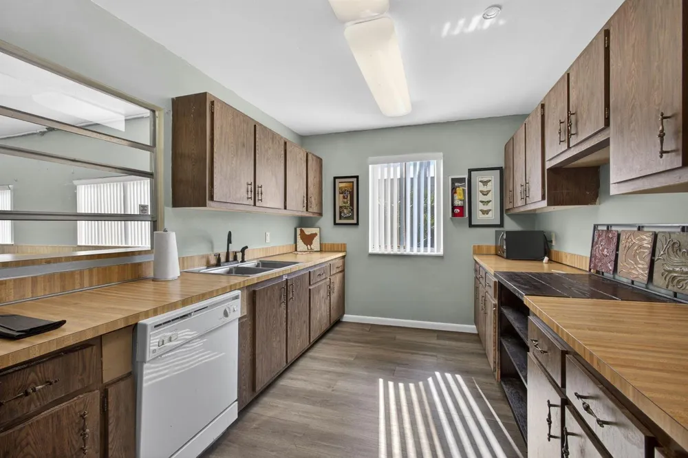 890 Federal Highway #202 Lantana, FL 33462
