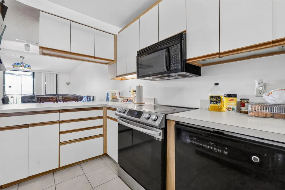 890 Federal Highway #202 Lantana, FL 33462
