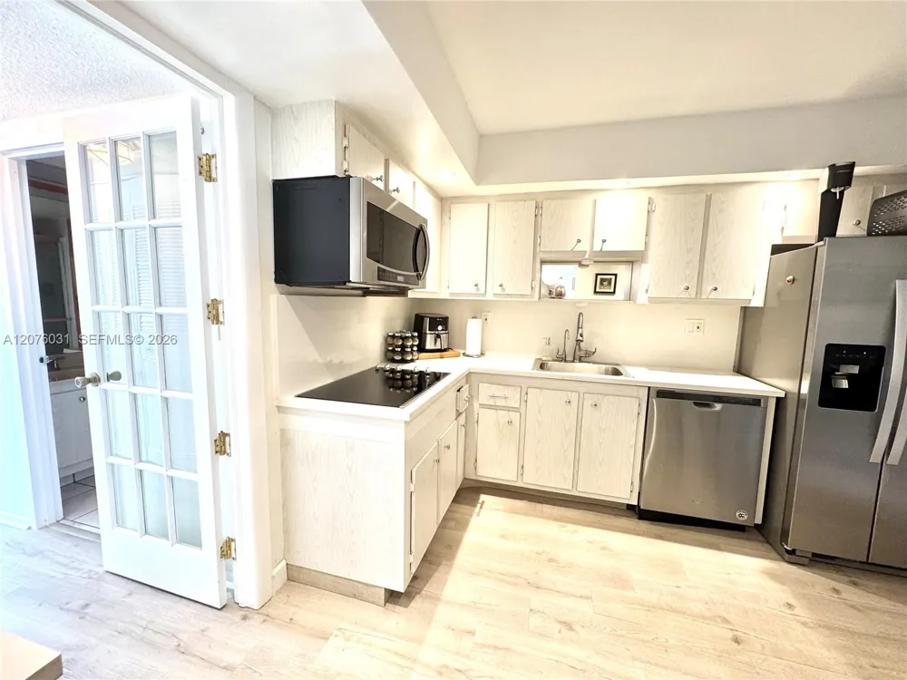 230 174th St #1110 Sunny Isles Beach, FL 33160