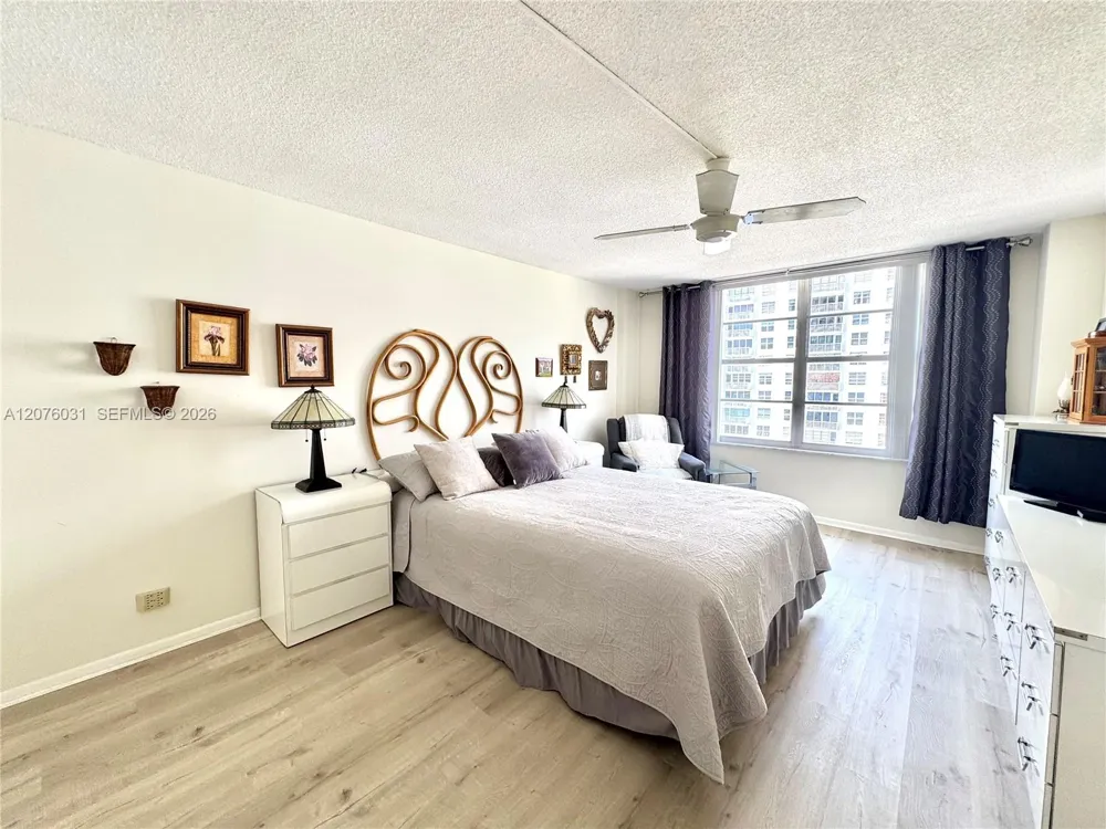 230 174th St #1110 Sunny Isles Beach, FL 33160