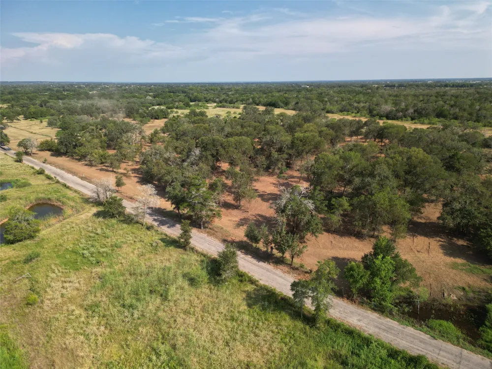 1 Willis Ln Lane Smithville, TX 78957