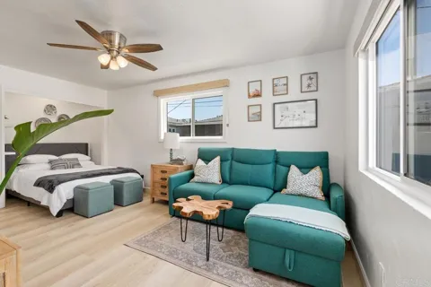 725 Kingston Court