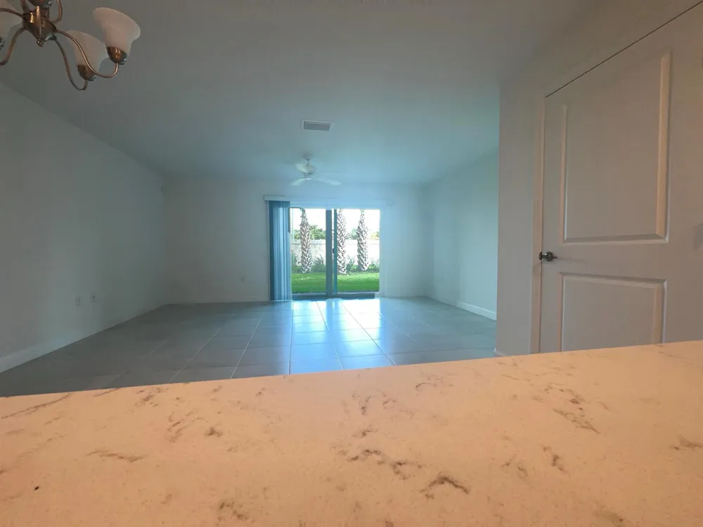 6907 Broadwater Lane Lake Worth, FL 33467