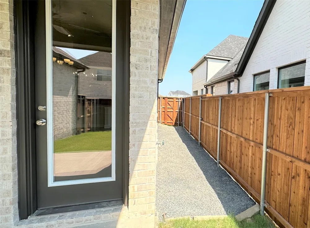 15621 Fringe Tree Road Frisco, TX 75035