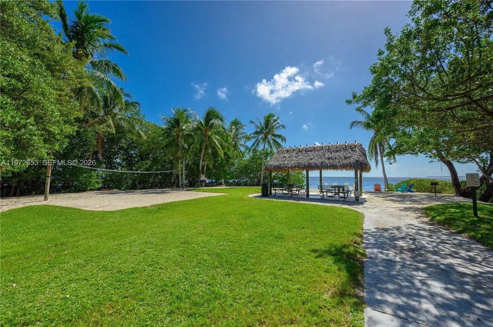 5990 Paradise Point Dr Palmetto Bay, FL 33157