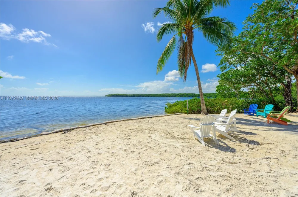 5990 Paradise Point Dr Palmetto Bay, FL 33157