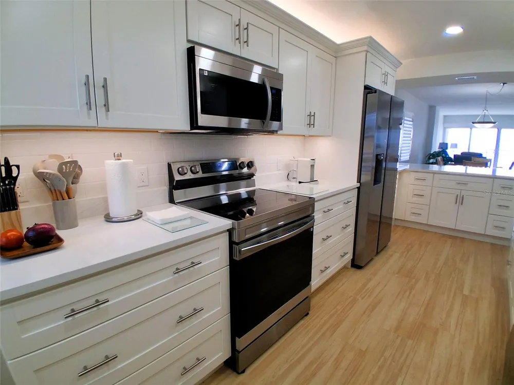 19 WHISPERING SANDS DRIVE #401 Sarasota, FL 34242