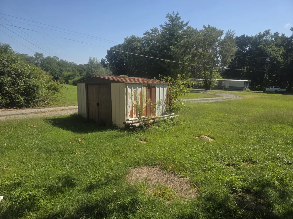 732 New Deal Potts Rd Cottontown, TN 37048