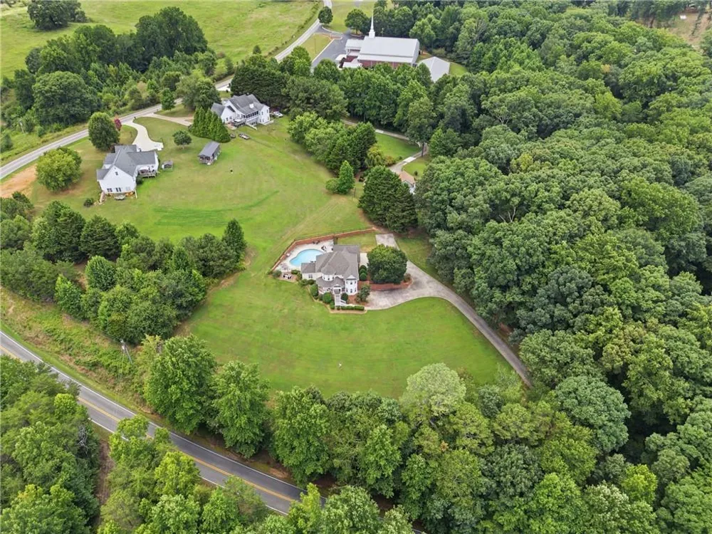 5301 Will Wheeler Road Murrayville, GA 30564