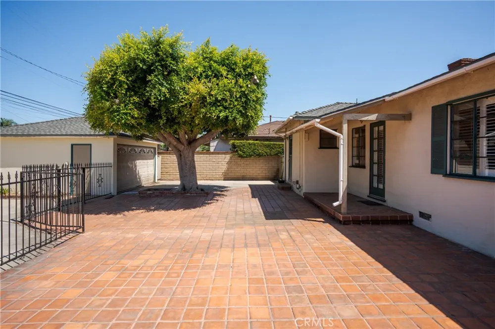 727 S Fenimore Covina, CA 91723