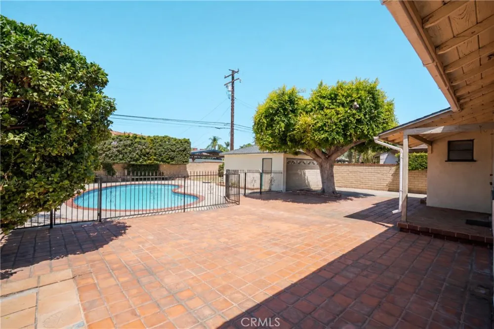 727 S Fenimore Covina, CA 91723