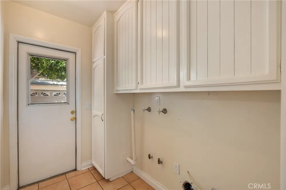 727 S Fenimore Covina, CA 91723