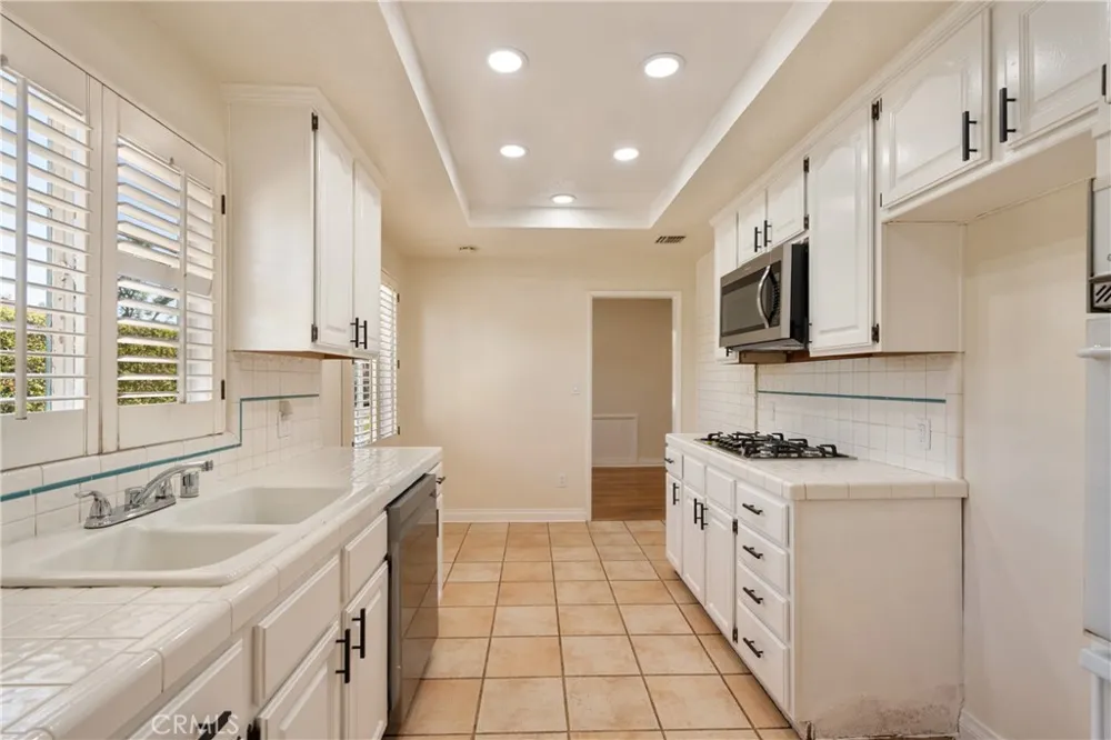 727 S Fenimore Covina, CA 91723