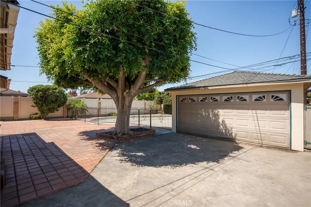 727 S Fenimore Covina, CA 91723