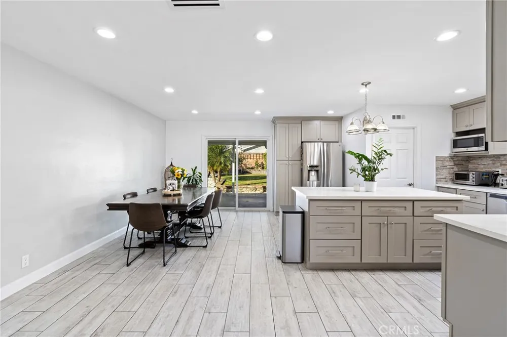 6609 Birchton Avenue West Hills, CA 91307