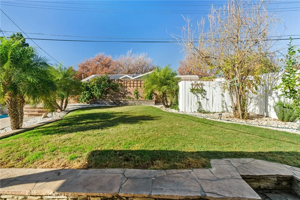 6609 Birchton Avenue West Hills, CA 91307