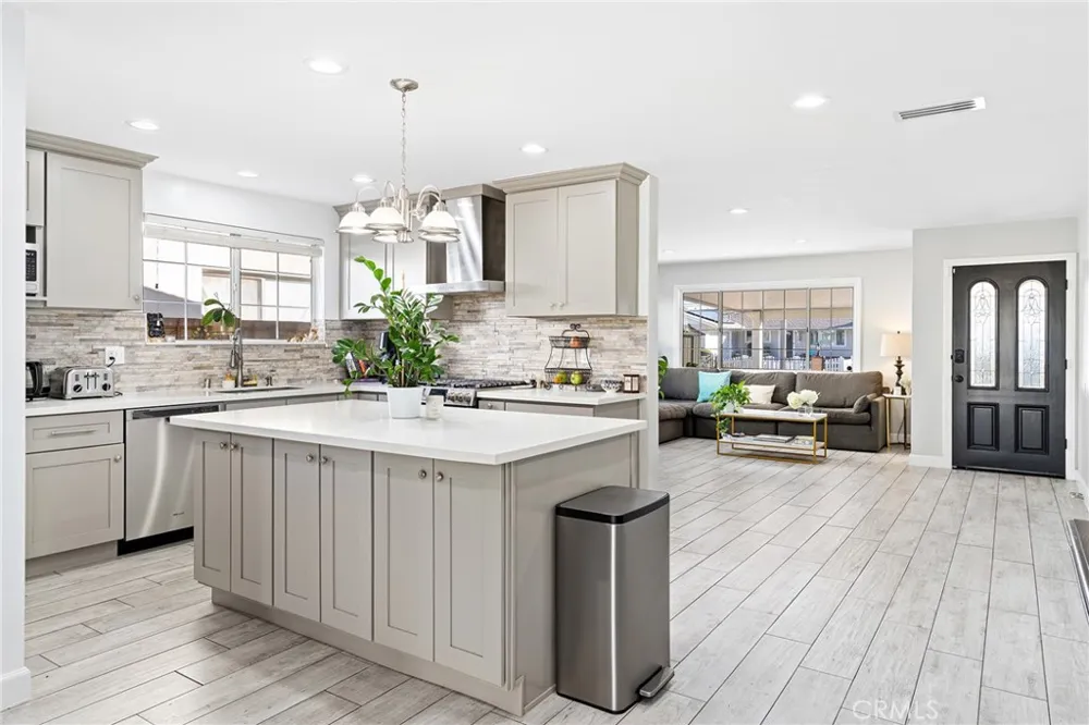 6609 Birchton Avenue West Hills, CA 91307