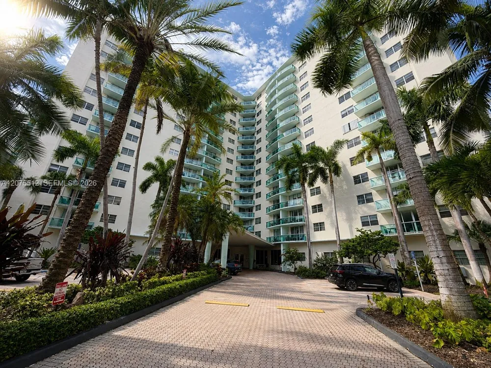 3901 S Ocean Dr #15O Hollywood, FL 33019