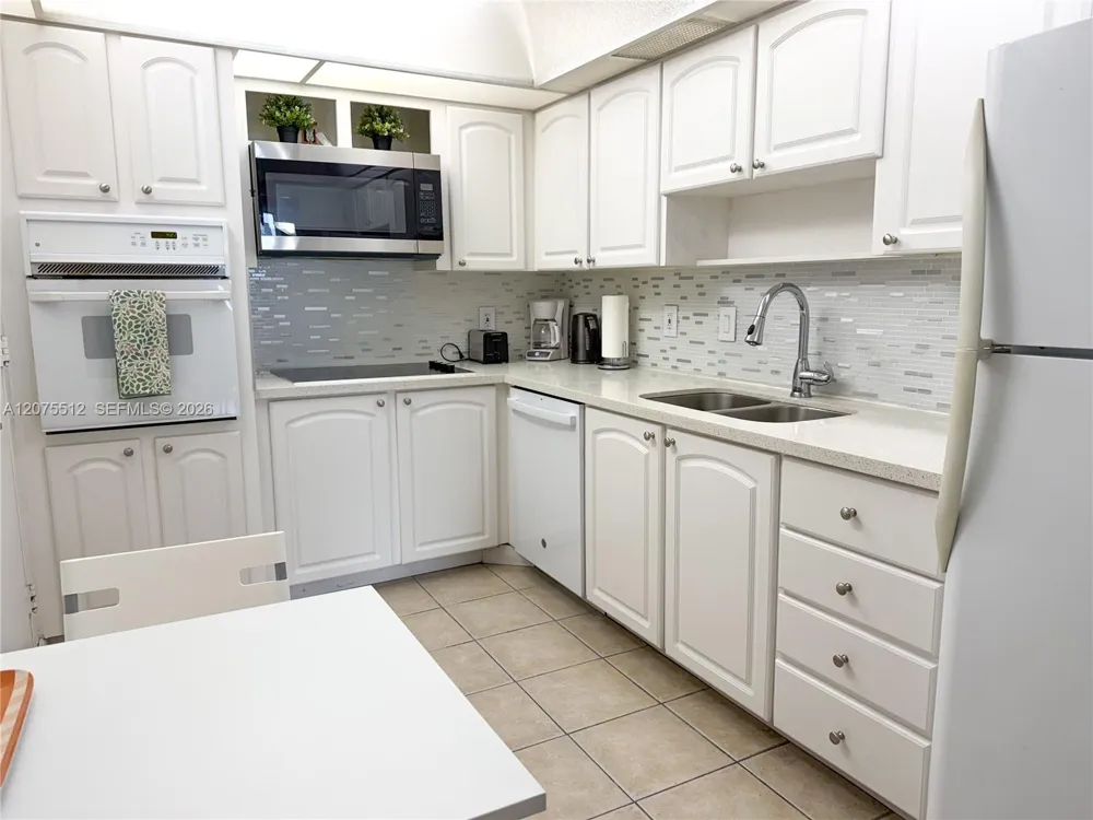 3901 S Ocean Dr #15O Hollywood, FL 33019