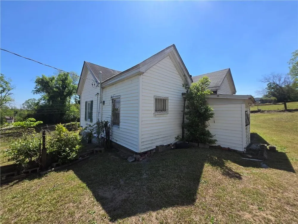 884 Cowan Macon, GA 31217
