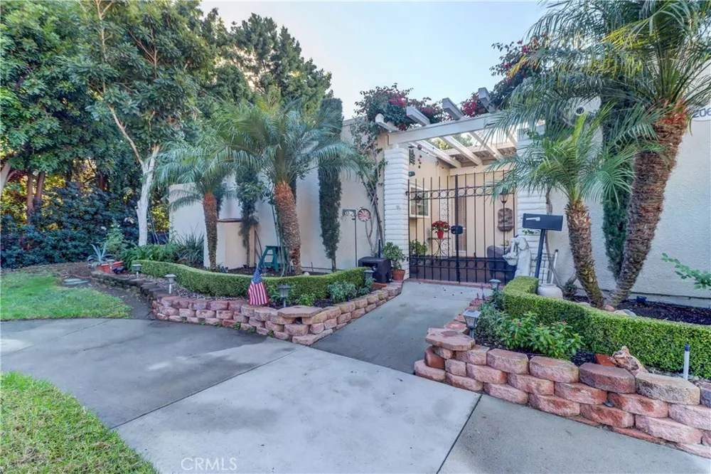 2063 Via Mariposa East #A Laguna Woods, CA 92637