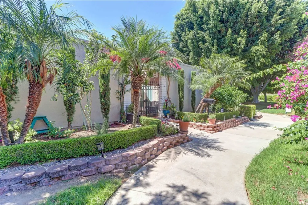 2063 Via Mariposa East #A Laguna Woods, CA 92637