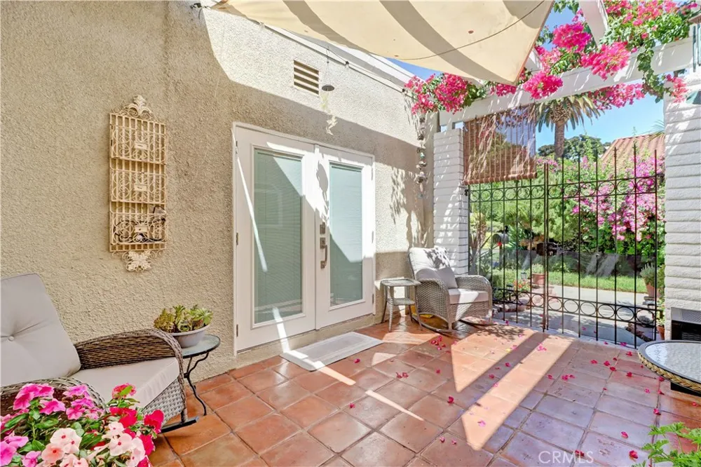 2063 Via Mariposa East #A Laguna Woods, CA 92637